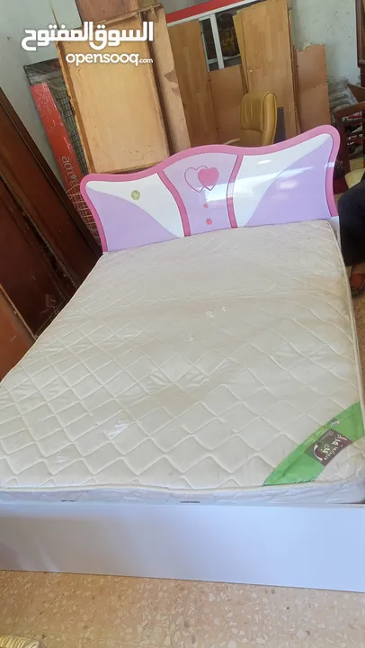 تخت مفرد ونص مع فرشه زنبركيه