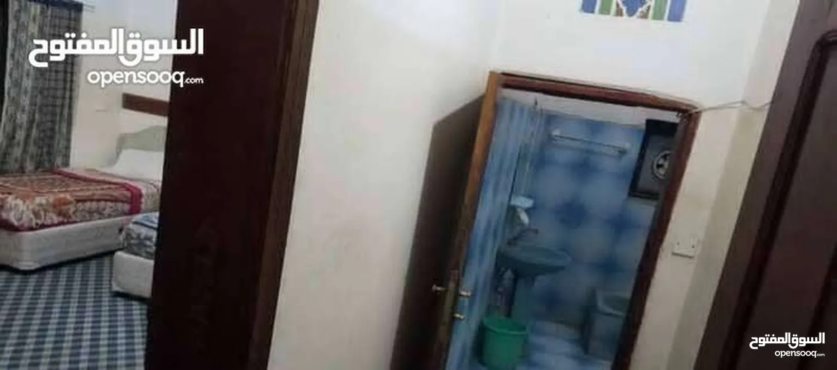 للايجار غرفه وحمام مفروشه حلوه ونظيفه  موجوده في الدايري قريب جامعة صنعاء الجديد