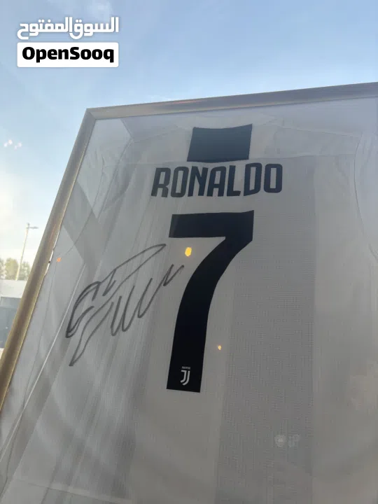 Juventus officiel kit 2018/2019 signed by Cristiano Ronaldo