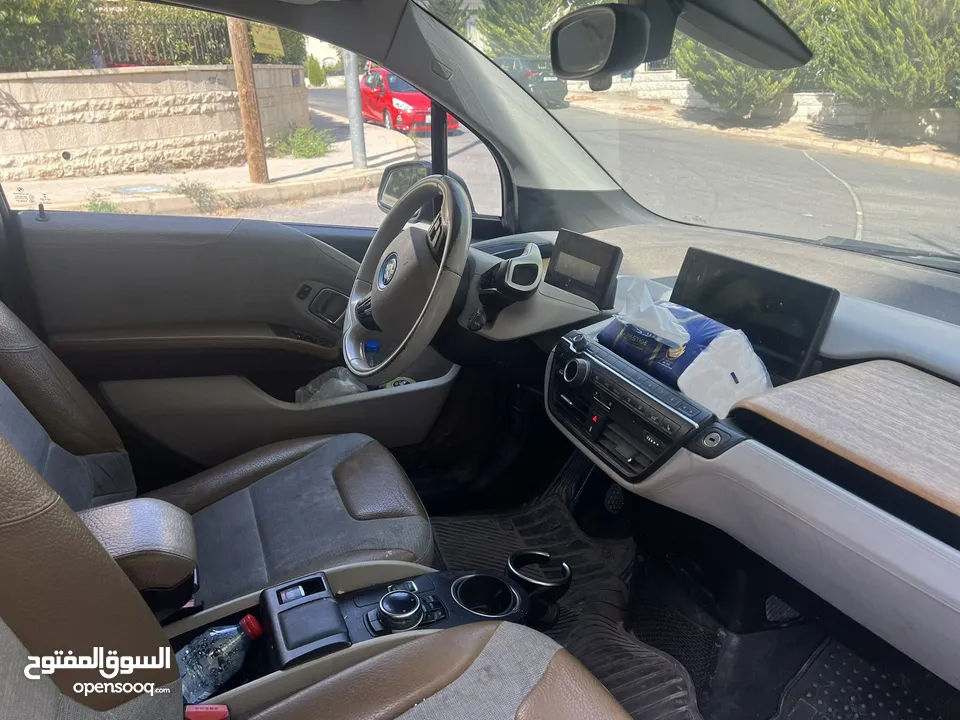 BMW i3 2014 REXسيارة للبيع بحالة ممتازة لون مميز