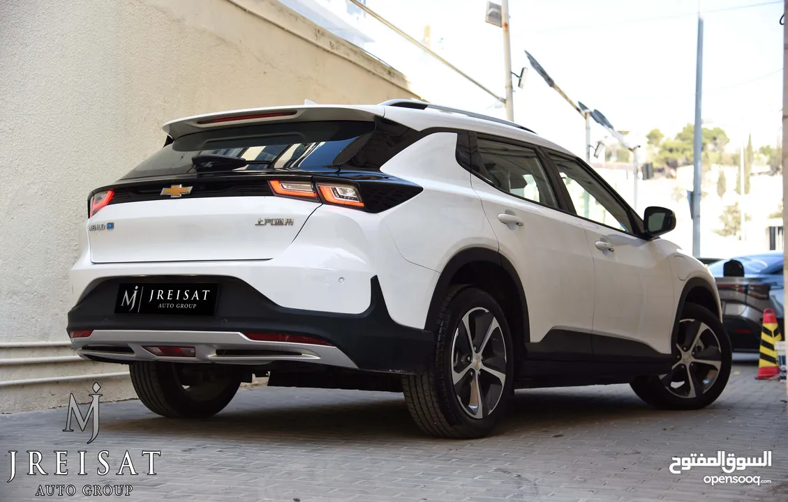 شيفرولية مينلو كهربائية بالكامل متوفر باللونين سلفر بلو وابيض 2023 Chevrolet Menlo EV