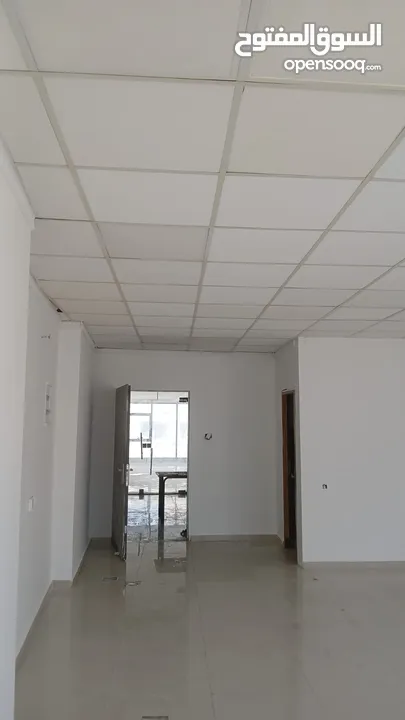 مكتب للإيجار شارع ركب مقابل جوال