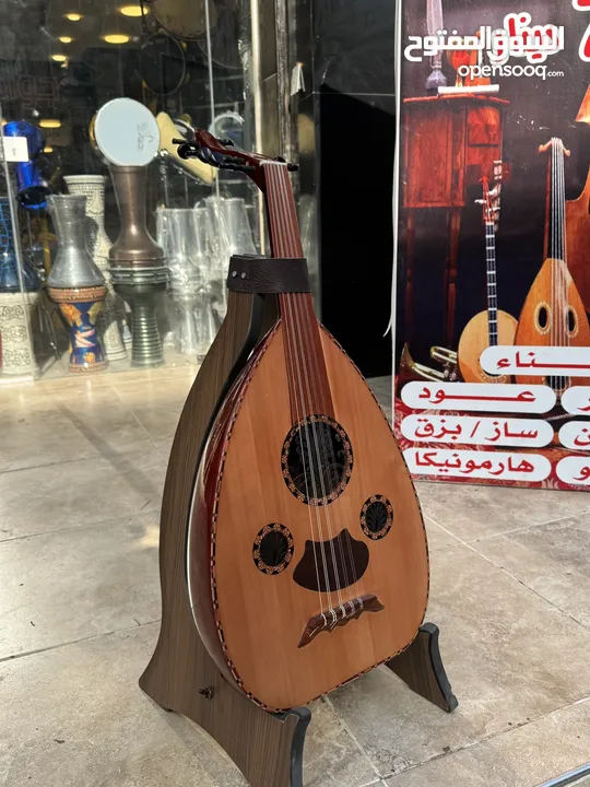 عود مصري جوهره الفن  ( كلاسيك ) مع شنته وريشه هديه