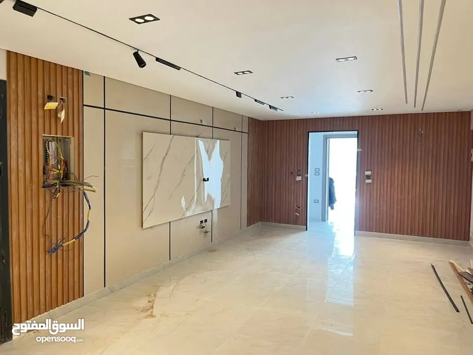 تنفيذ جميع انواع ديكور  تنجيد الواح عزل ارضيات ستائر زيبراا رولات جسور مستشفيات براويز الواح ديكور
