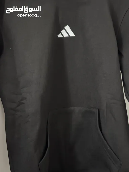 هودي تقيل مبطن متوفر بلون الأسود والأبيض