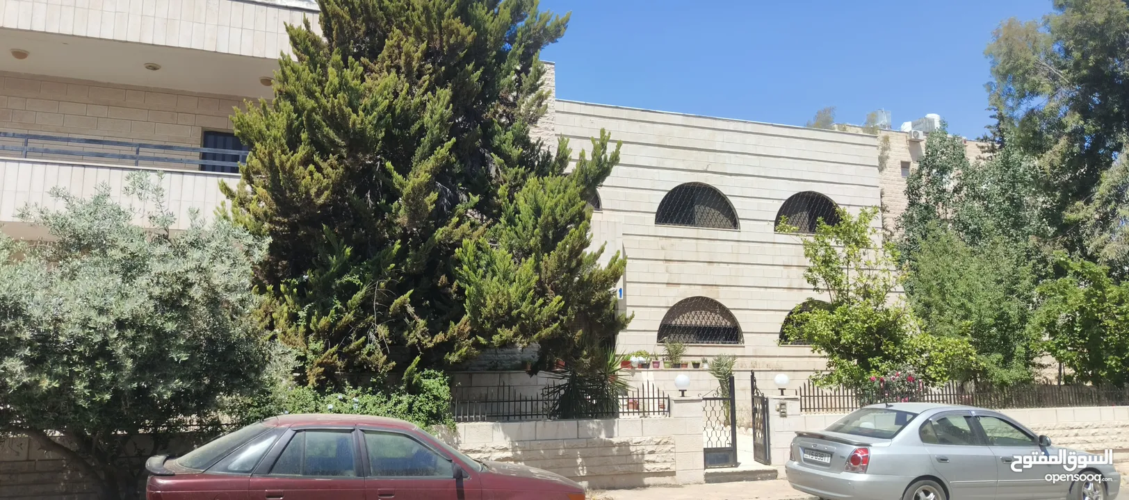 فيلا طابقين وروف