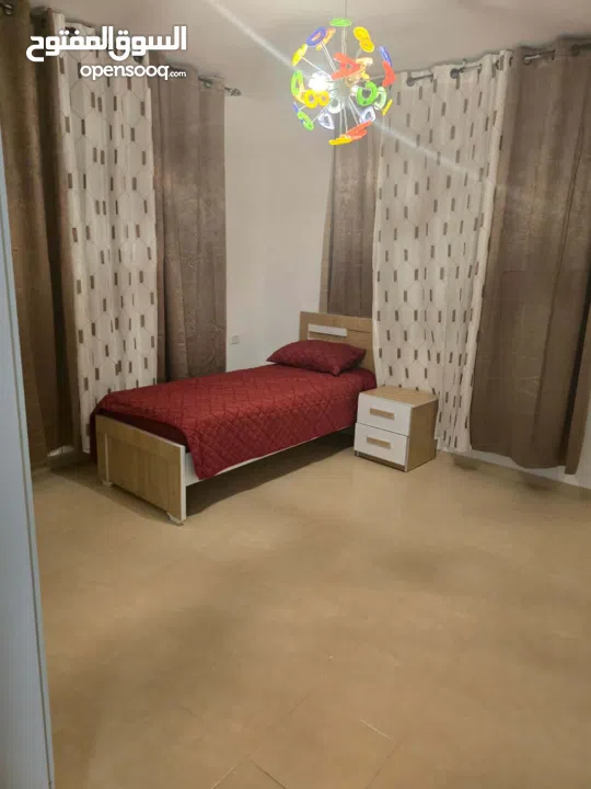 شقة في الطيرة 250 للايجار عند دوار نبيل عمرو و وفيلا نبيل عمرو