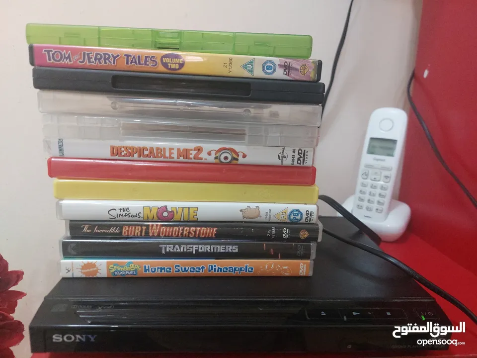 for sale DVD player Sony with 12 movies cd ( each cd 12 aed )