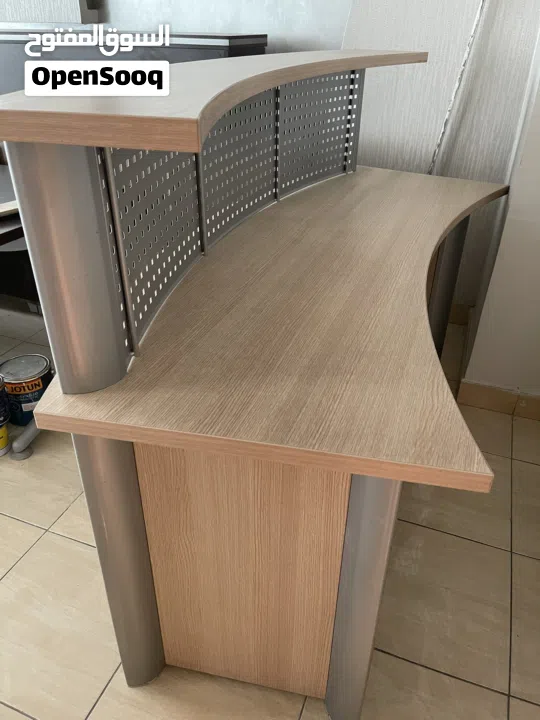 اثاث مكتب متنوع مع ديسك استقبال مميز للبيع - (259764651) | السوق المفتوح