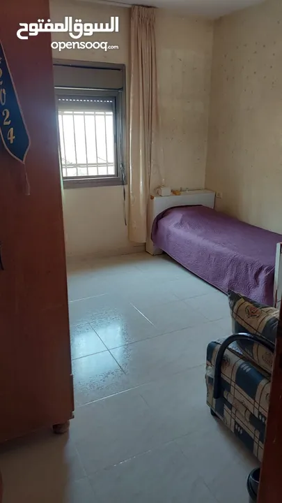 شقة للإيجار – طابق أرضي بمدخل خاص وموقف سيارة