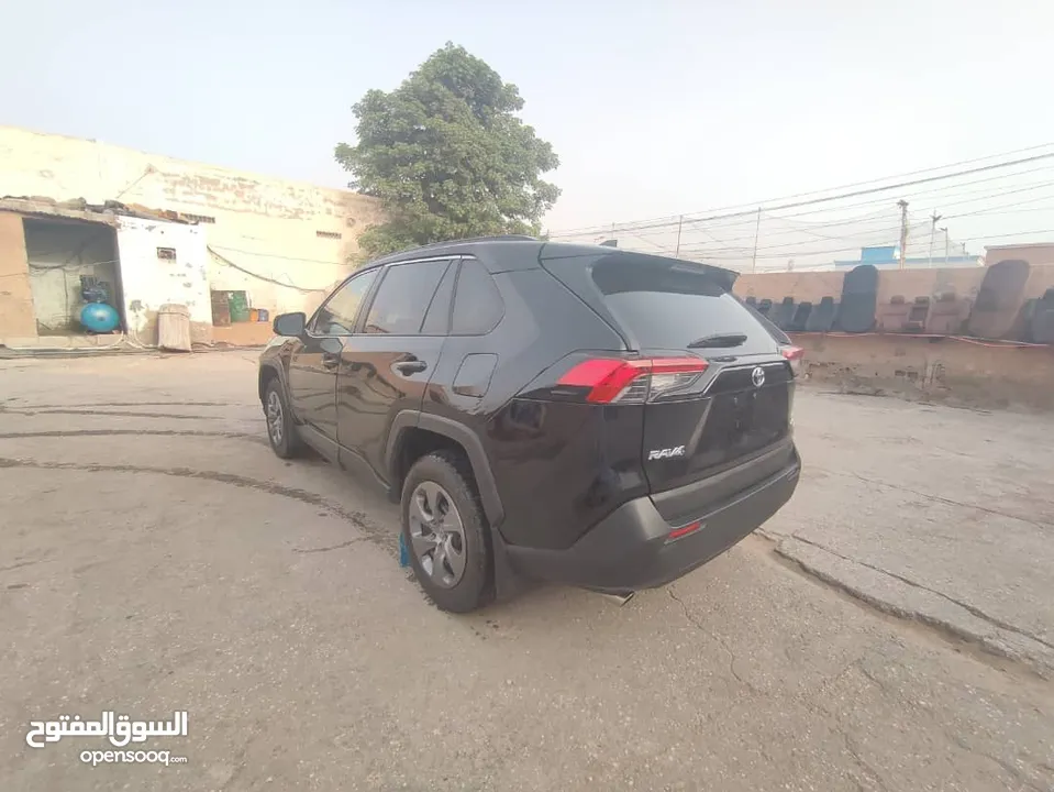 راف 4 2021 LE 4wd جات ذه اسبوع اتوماتيك ايصانص مافات ارقمت كاطعة 22000 الف كلم ا