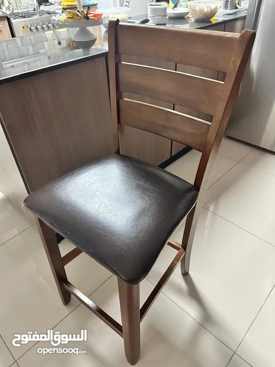 Dinning Room with 4 chairs & Bench for Sale