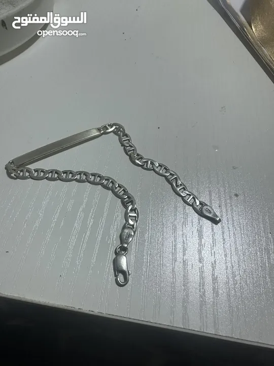 أسواره فضه وزن سبع غرامات ونص تقريبا للبيع