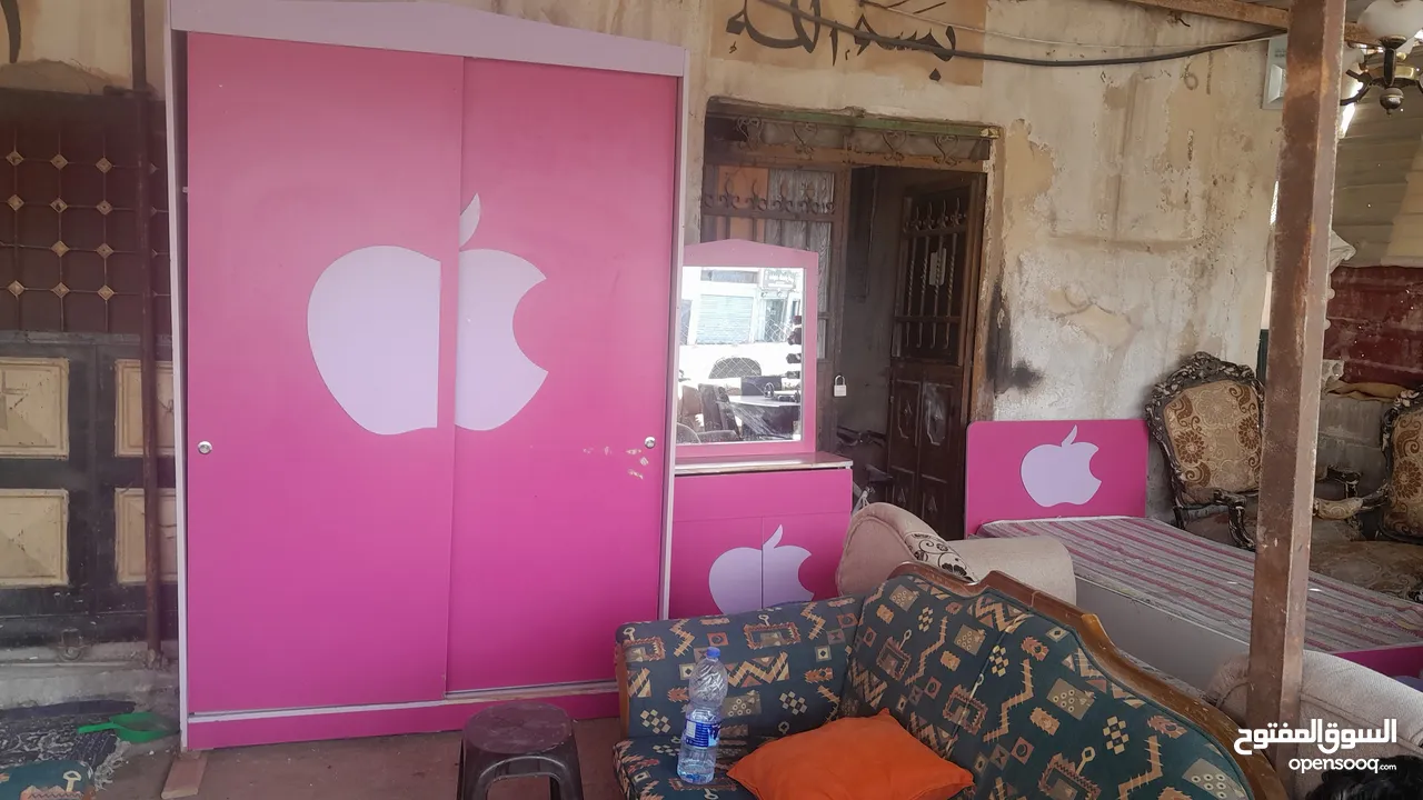 اثاث مستعمل مشكل وغرف نوم وكنب وخزائن وثلاجات ونثريات