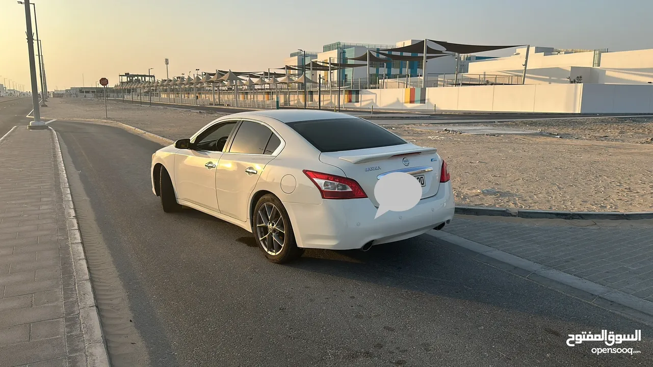 NISSAN MAXIMA 2011