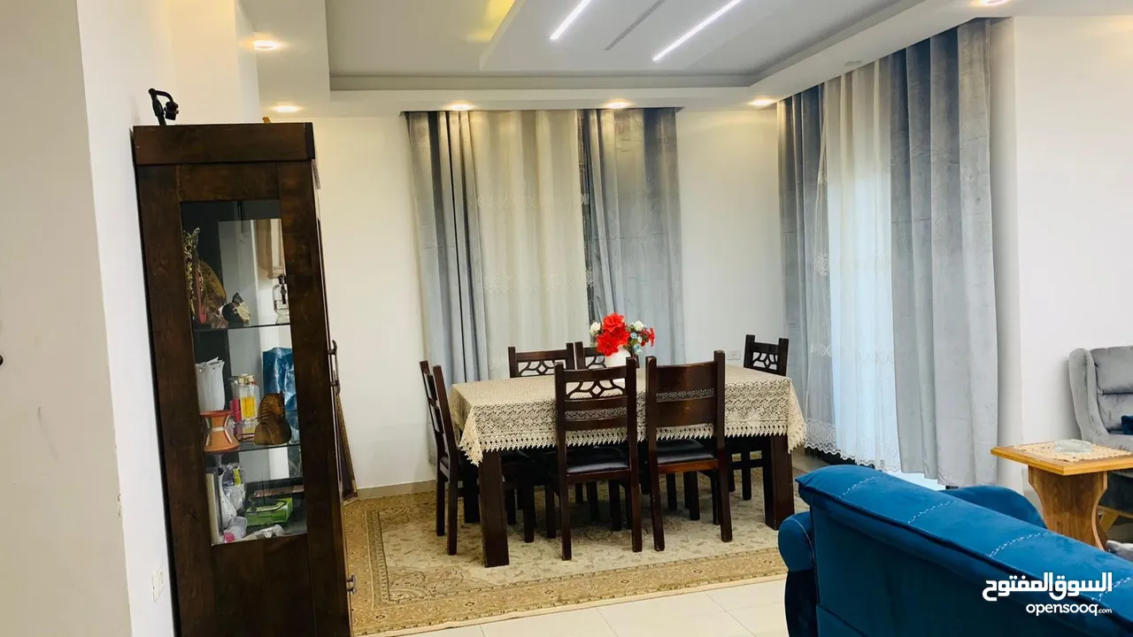 شقه للبيع قرب عين منجد قيادة الشرطه