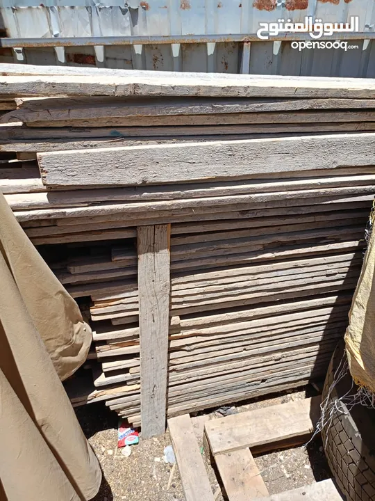 مواد بناء خشب طوبار لوحات و قرط و طبش مستعمل  للبيع بالمتر