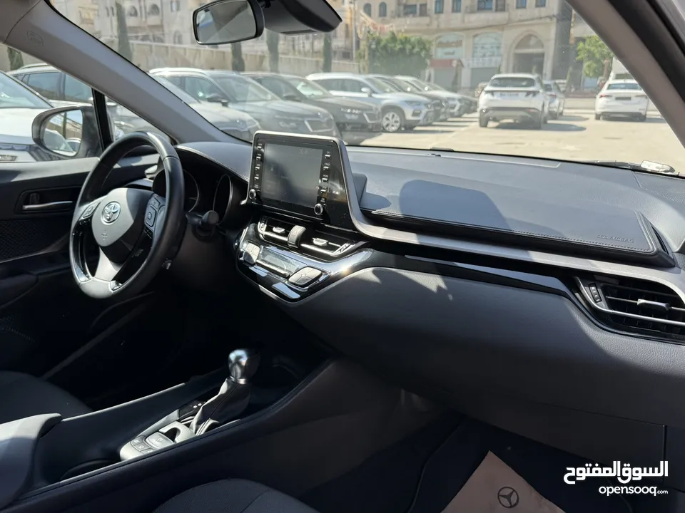 تويوتا C-HR ترخيص 2022 محرك 1800 هايبرد حصان 170