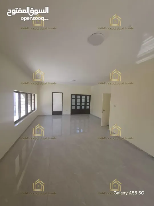 شقة مجددة بالكامل - تلاع العلي - 3نوم - 240م - بلكونات - قرب الخدمات العامة
