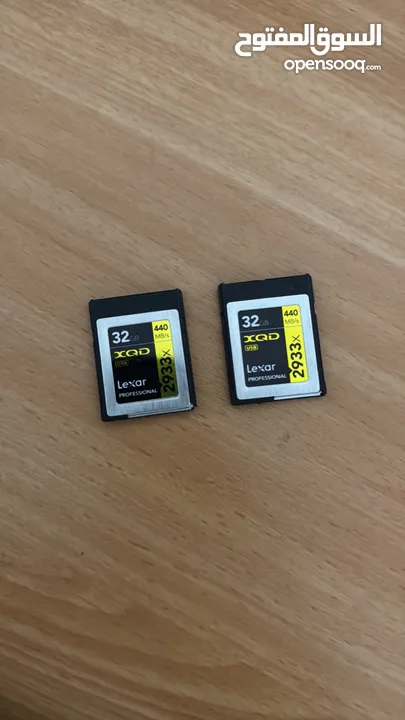 Nikon D5+2 battery and dual charger 2 card