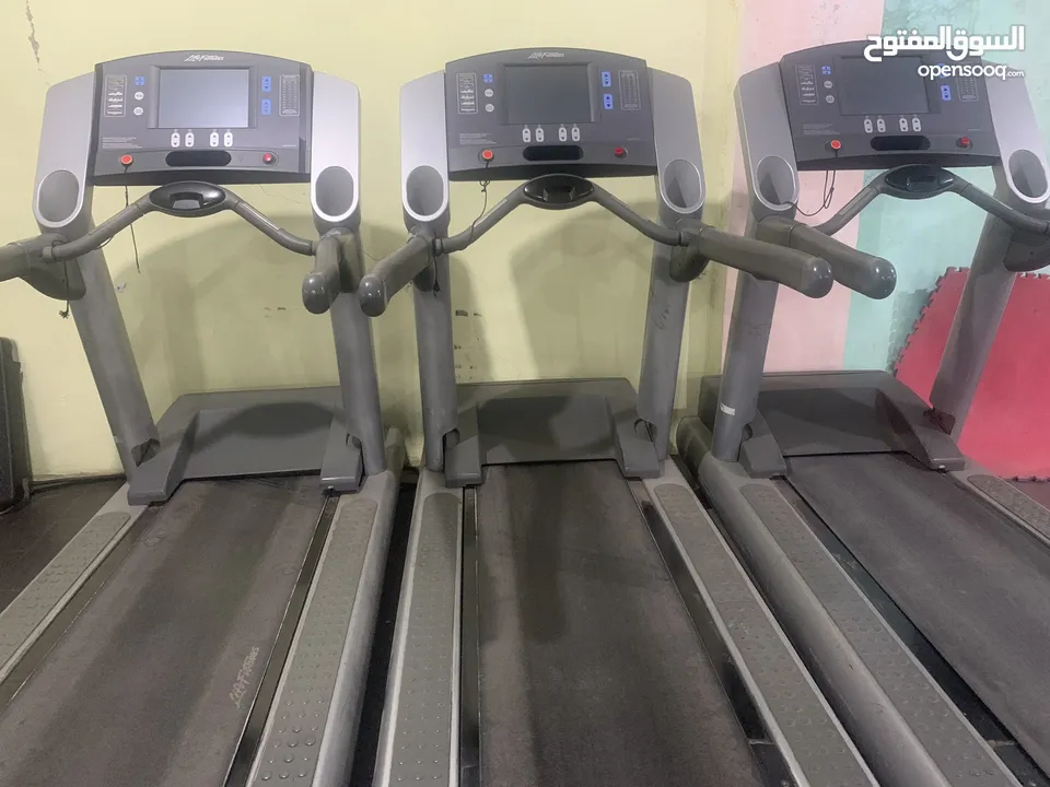 نادي بناء أجسام ولياقة بدنية للبيع