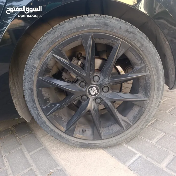 سيات ليون FR للبيع بسبب السفر في حالة ممتازة تم تجديد good will شهادة كشف دهان اصلي