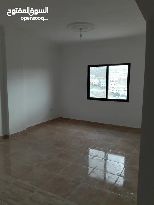للبيع عمارة سكنية مكونة من عدة طوابق في منطقة ماركا الجنوبية