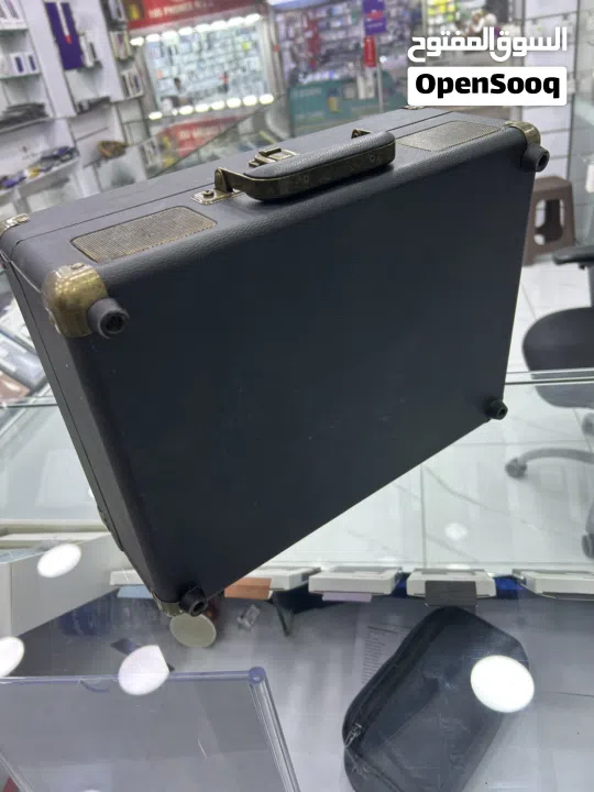 للبيع سماعه مع ميكروفونات