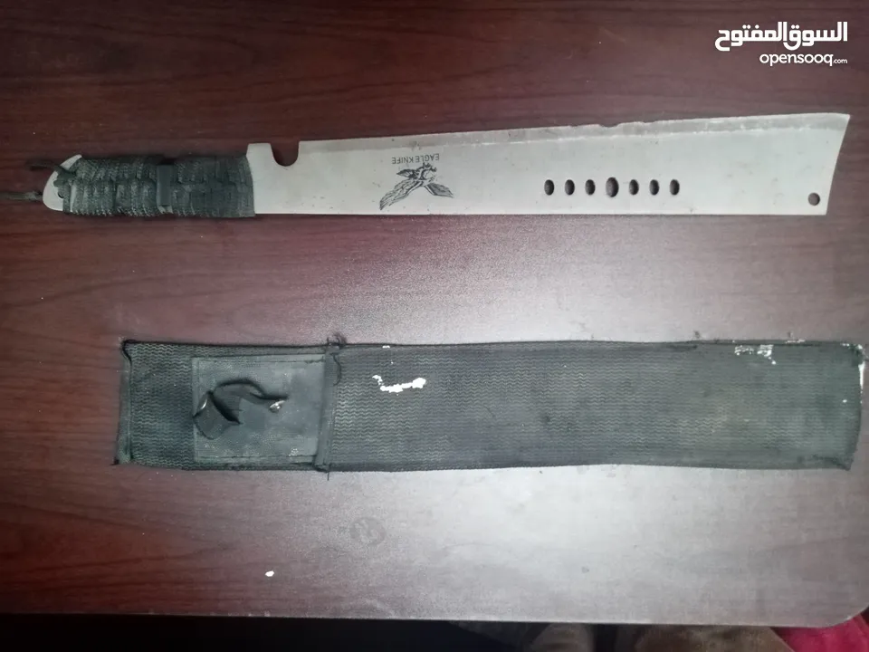 سيف قديم للبيع - مع غلافه - بحالة جيدة - - الموقع القويسمة