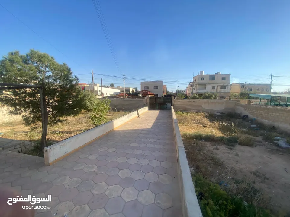 منزل عائلي طابقين الزرقاء