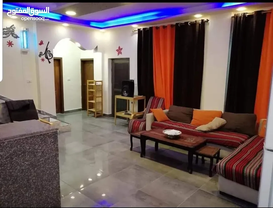 شاليه مميز للبيع او للبدل بشقه او ارض