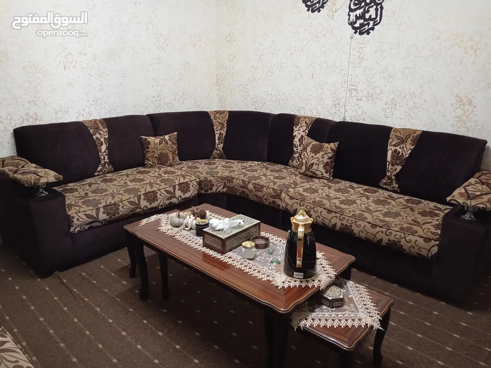 طقم كورنر للبيع بحاله جيده حدا