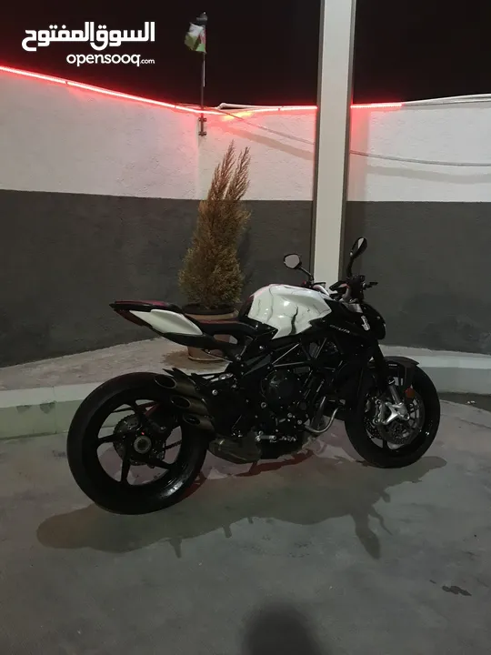 Mv agusta brutale 800