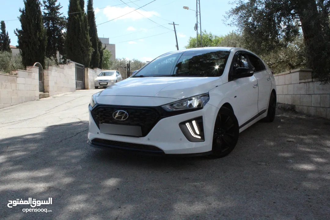 هيونداي أيونيك هايبرد 2018 – IONIQ HYBRID Black Edition