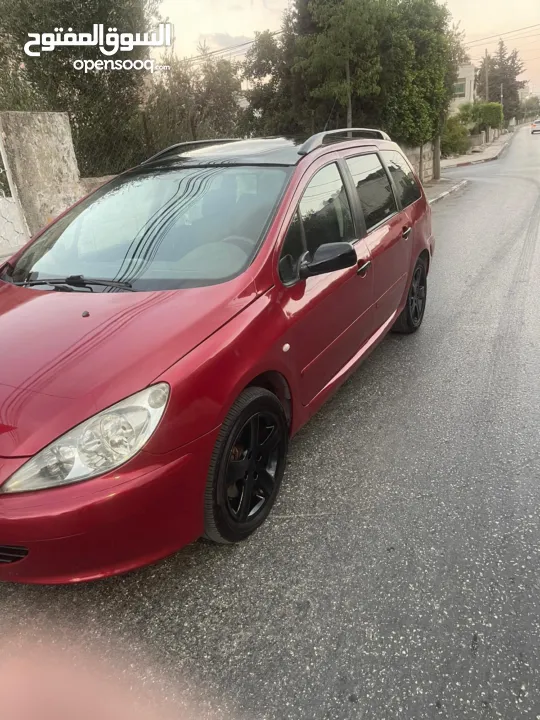 بيجو 307 للبيع اوبدل على سياره صغيره موديل 2005 6+1