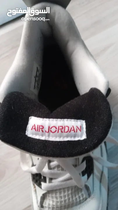 بوت air Jordan 4 لبسه واحده طلع كبير لانو نمرة 45 بسعر حرق 25 دينار  الموقع عمان تلاع العلي قريب من