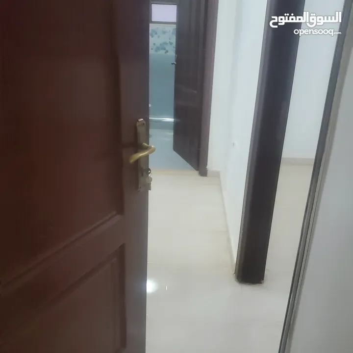 3 شقق باقي من المشروع السلط منطقة اسكان المهندسين شقق سوبر ديلوكس شبه ارضي موقع ممتاز أبراج البلقأ