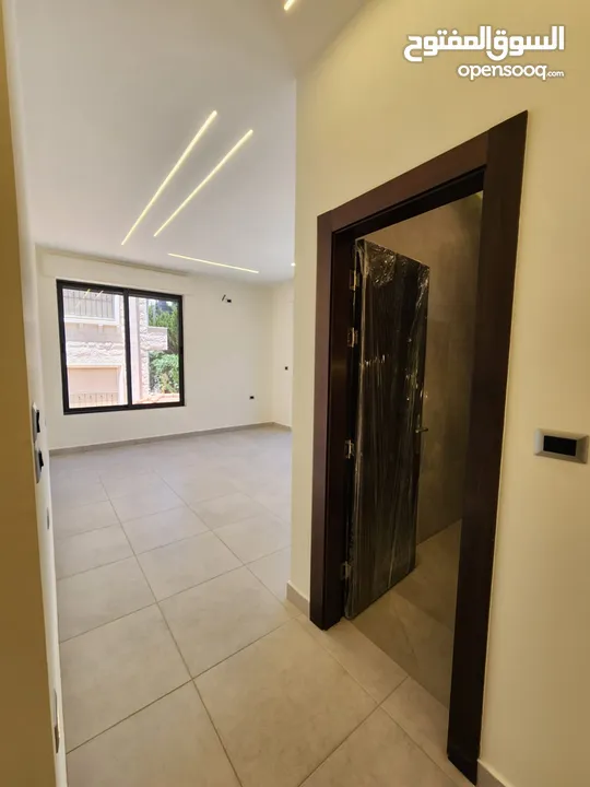 شقة فارغة للبيع في دابوق - REF:14658