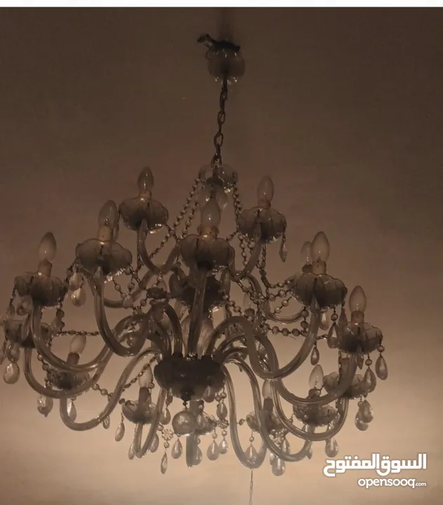 سينما قديمه شغةله 100% وكاميرا vfc وكاميرا هيتاشي مع كامل اغراضهم وثريات كريستال تحفه