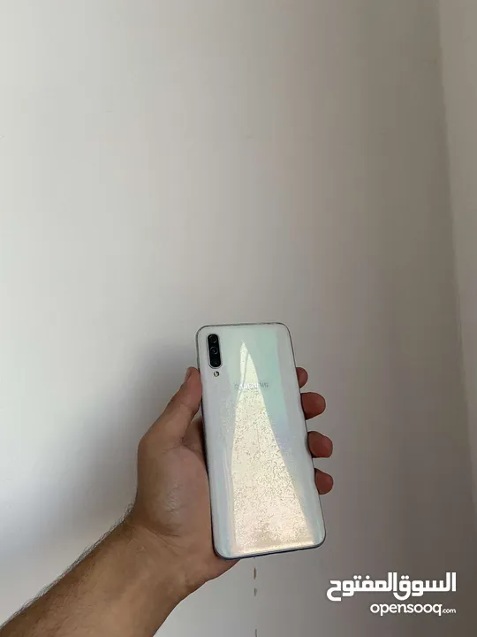 Samsung galaxy a50 (like new)