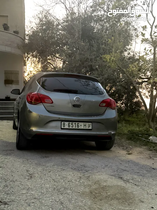 اوبل استرا 2012 الأحلى بخواتها