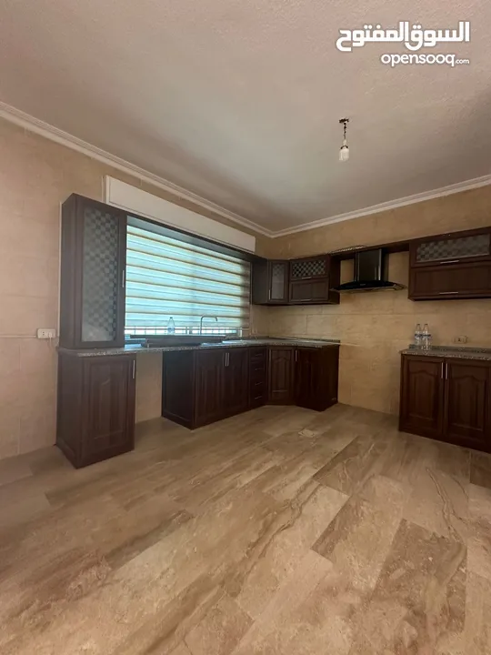 الجبيهة+ حي المنصور شقه فارغه للايجار ـ  150 متر ـ 3 نوم باجره 350 دينار