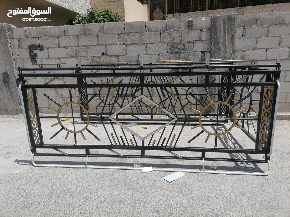 صندوق بيكم قفص بكم حديد دهان أسود ذهبي بينغو كبينه وربع مثل ما موضح بالصورة