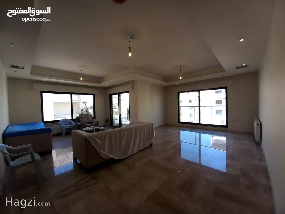 شقة شبه مفروشة للايجار في دير غبار  ( Property 33412 ) سنوي فقط