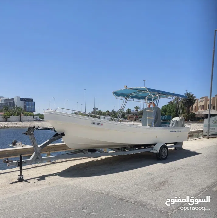 طراد الدرازي 25 قدم شبه جديد