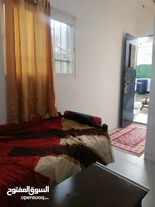 استديو مفروش للايجار قريب من المعابر والجامعات