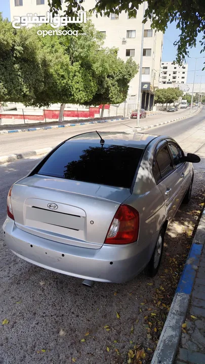 هونداي فيرنا 2006 مع كامل الإضافات الداخلية (شاشة، كاميرا، بلوتوث،)  باقي المواصفات في الوصف...