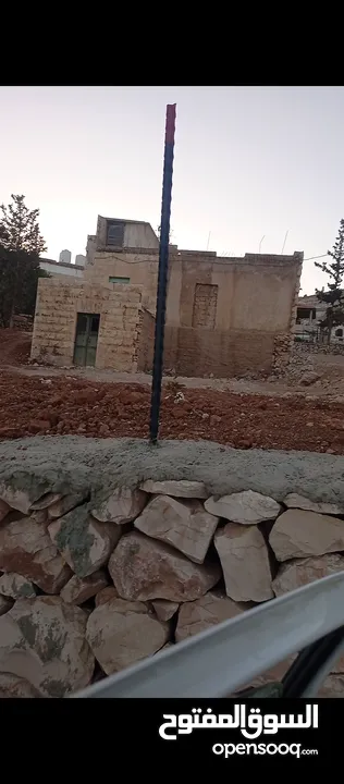 ارض مع بيت صغير في قرية الشواورة للبيع  تصنيف الف واصلها جميع الخدمات مصورة ومسكرة الارض مساحتتا 800