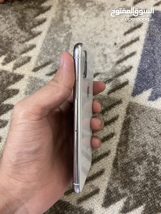 iPhone XS 256 / price 700