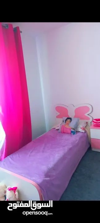 غرفة نوم أطفال لبنت للبيع لون زهر فاتح